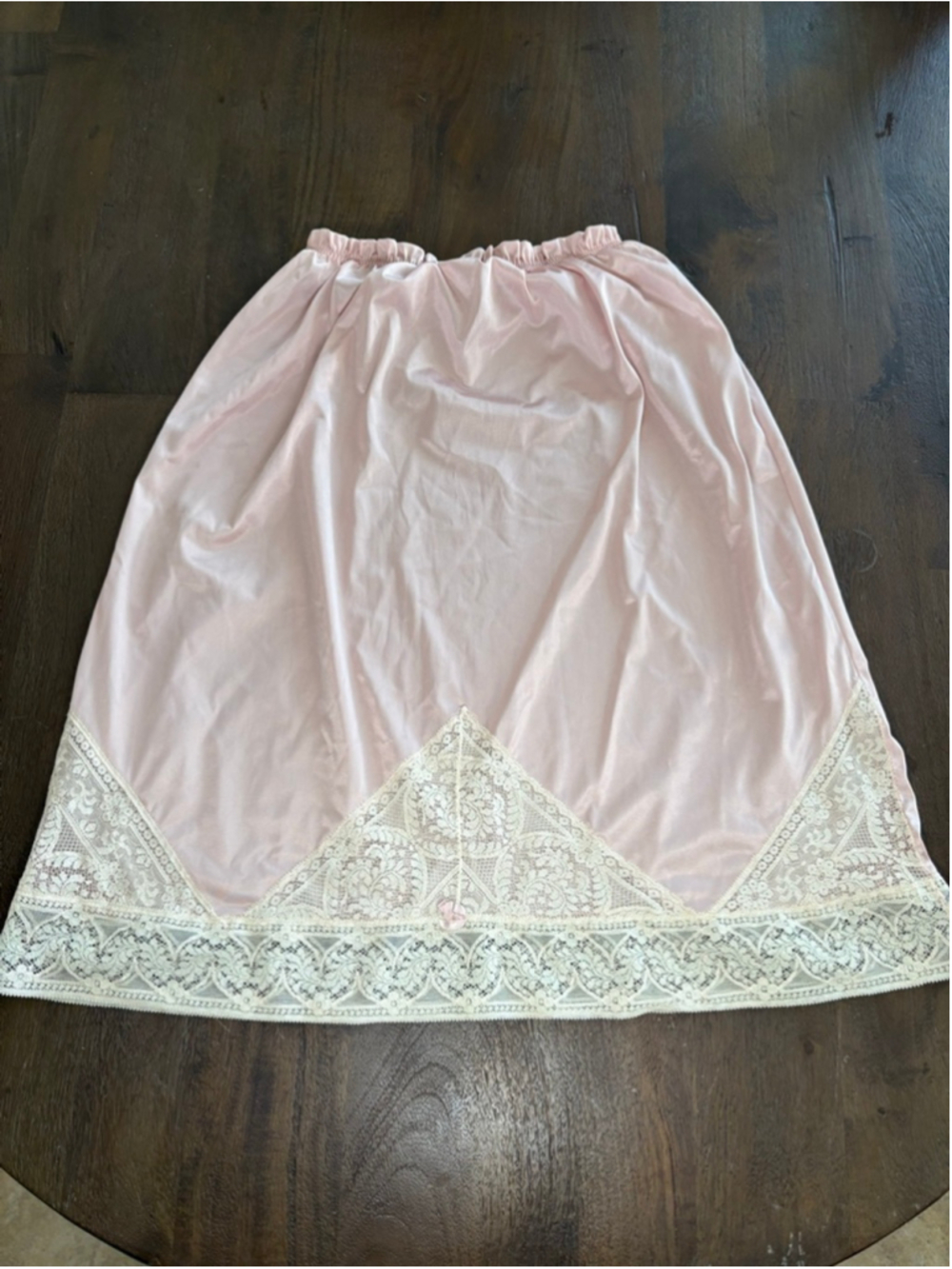 Vassarette Vintage Pink & Beige Lace Trim Slip skirt Medium made in USA slit